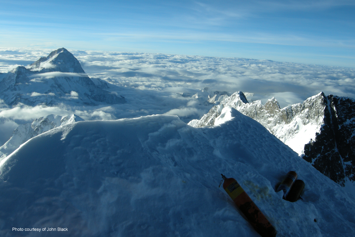O2 bottles and Makalu